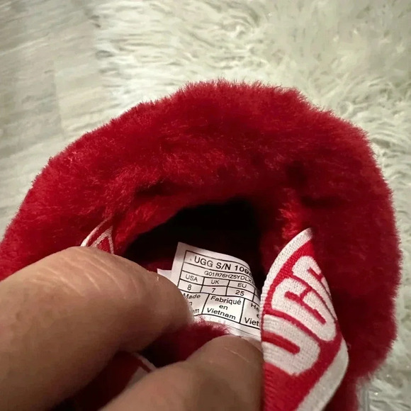 Toddler ugg Fluff Yeah slides Sz 8 - Picture 5 of 6